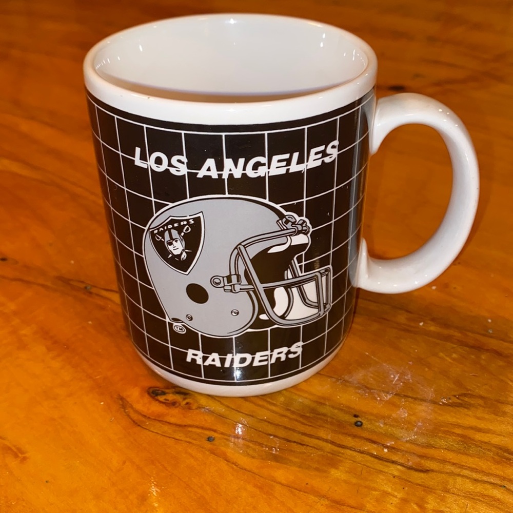 Vintage Los Angeles Raiders coffee mug. 8 oz